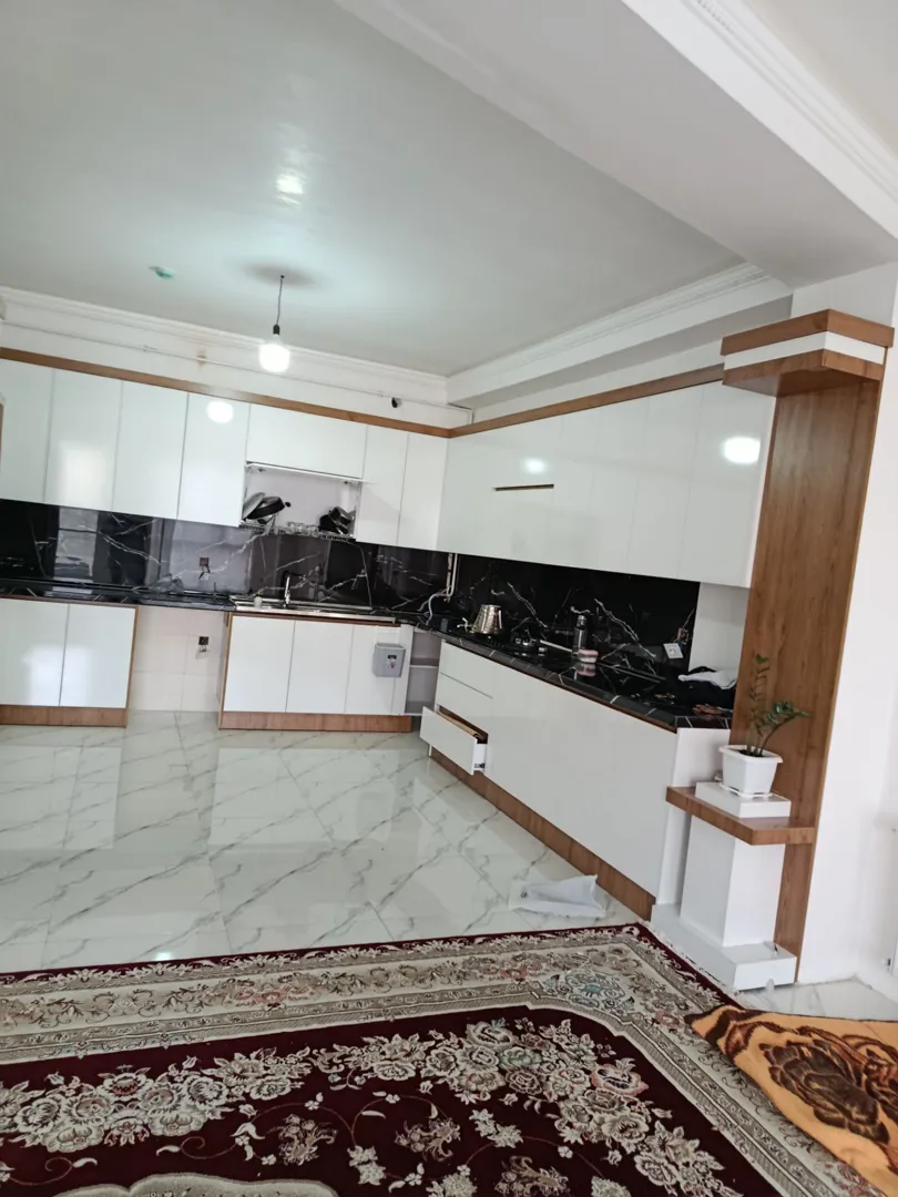 آپارتمان 107 متری / فول امکانات /خیابان همدان 