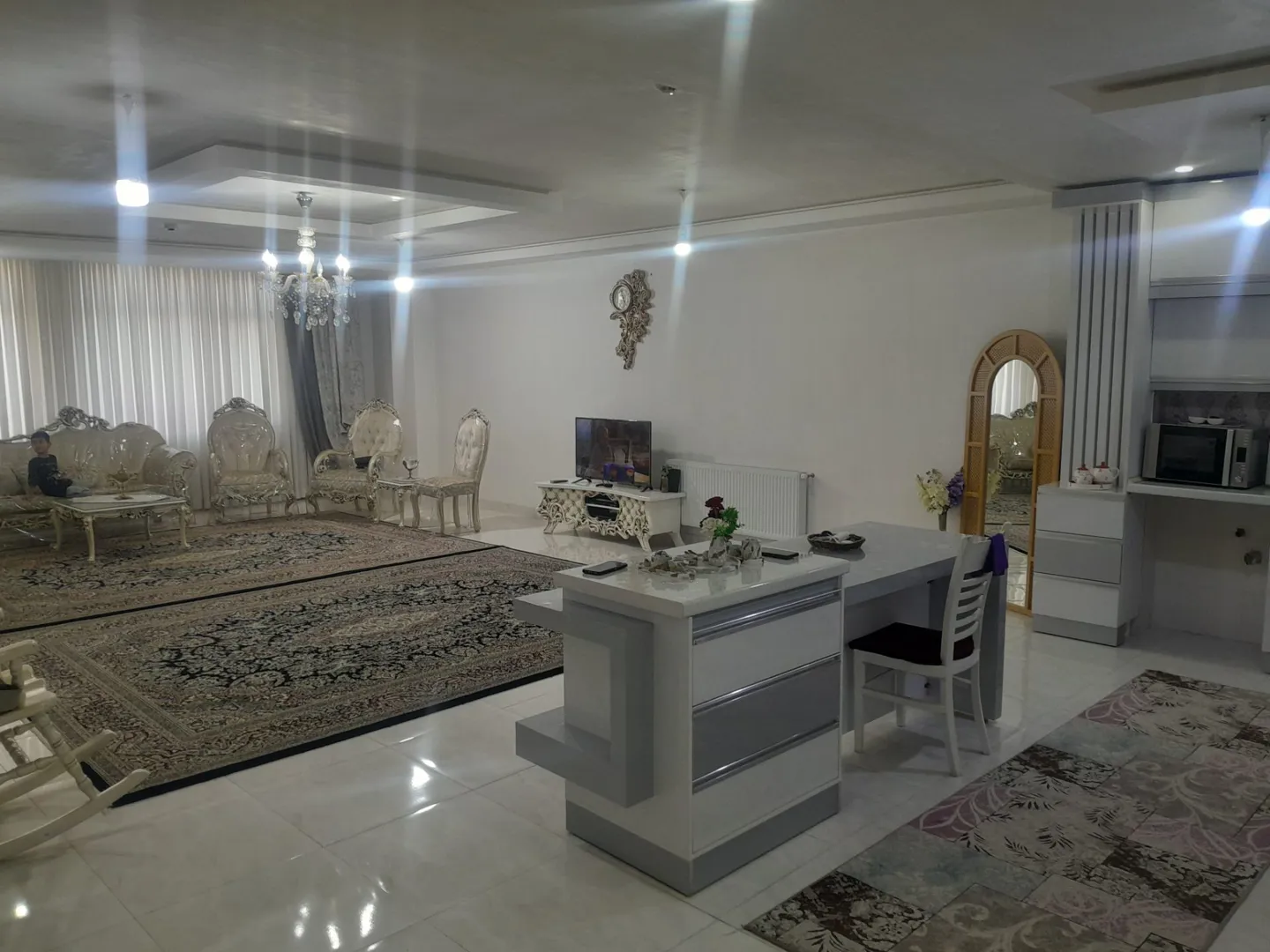 فروش واحد ۱۸۳ متری / محدوده‌ ۷ تیر 
