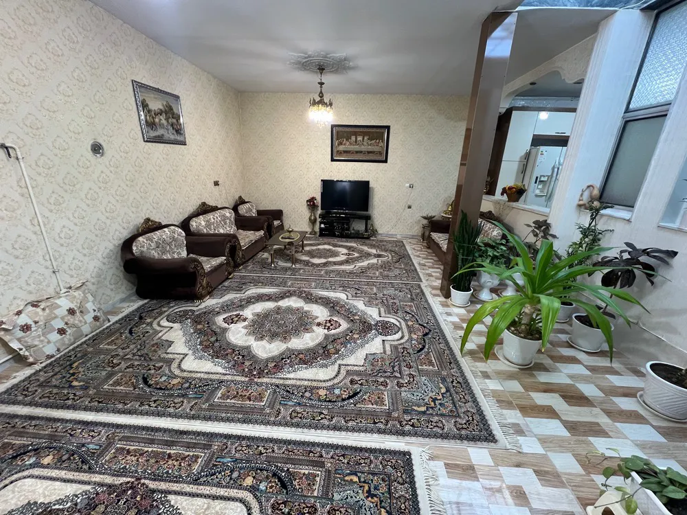 خانه ویلایی ۱۶۸ متری / خیابان معلم 