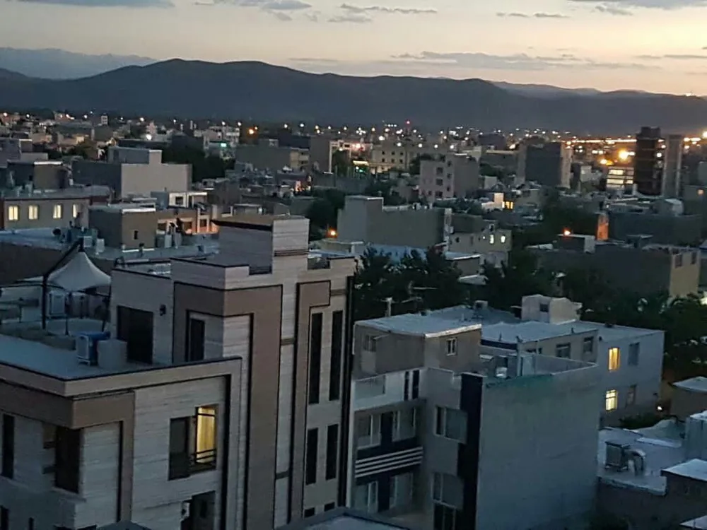 فروش واحد ۱۰۰ متری خوش نقشه / پارک 